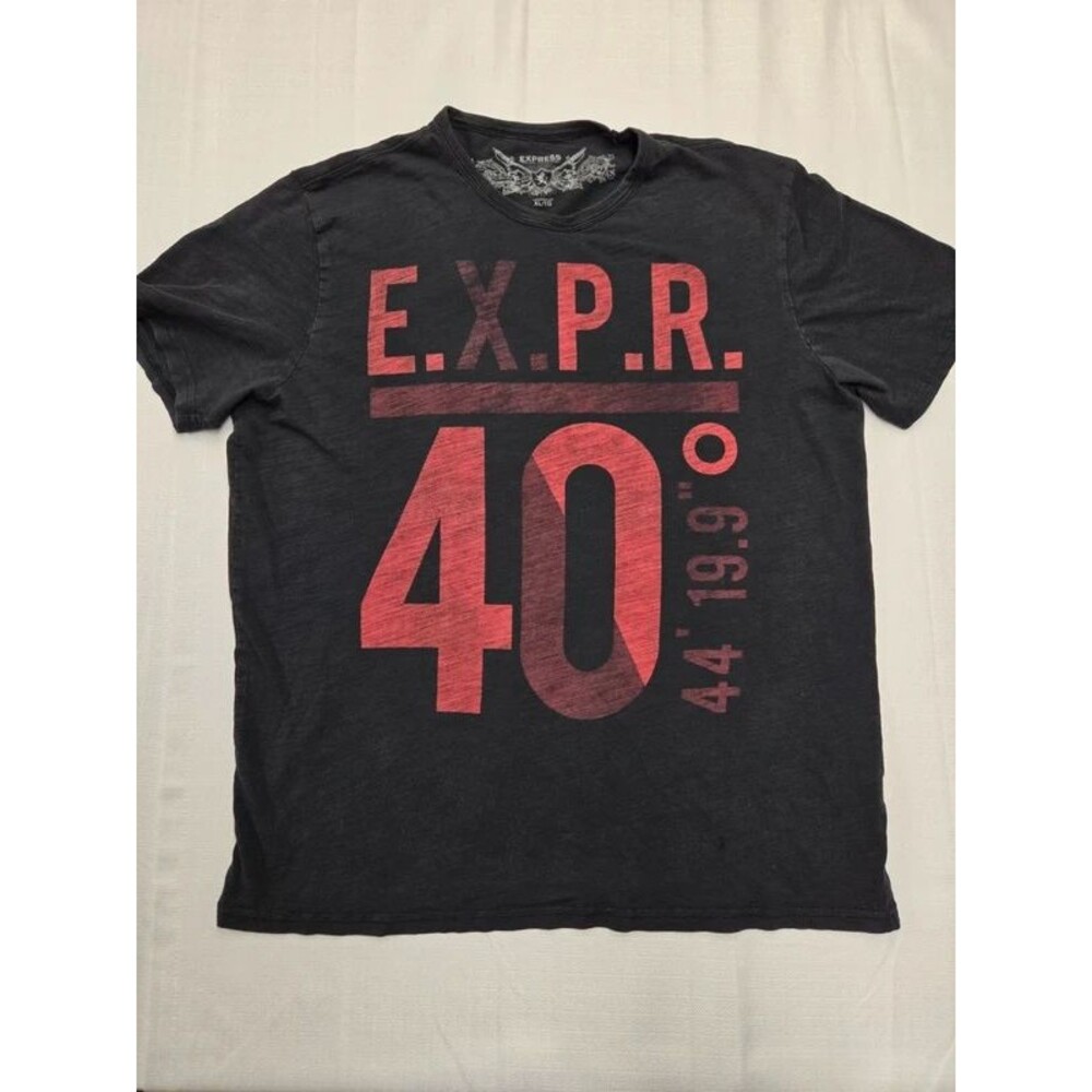 Express Men's Black Graphic T-Shirt (Size Large)